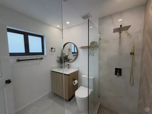 Продажа дома по адресу 1055 NW 143rd St - фото 9370839
