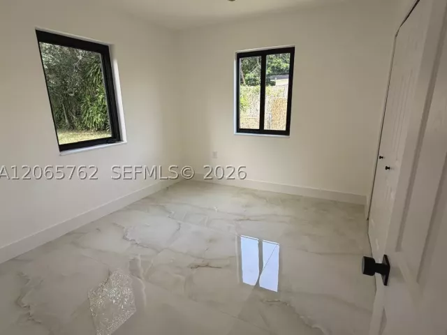 Продажа дома по адресу 1055 NW 143rd St - фото 9370845