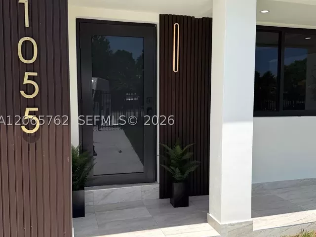 Продажа дома по адресу 1055 NW 143rd St - фото 9370820