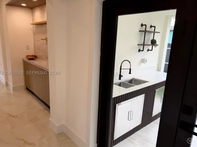 Продажа дома по адресу 1055 NW 143rd St - фото 9370856