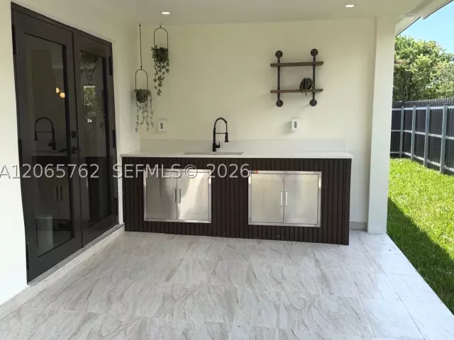 Продажа дома по адресу 1055 NW 143rd St - фото 9370858