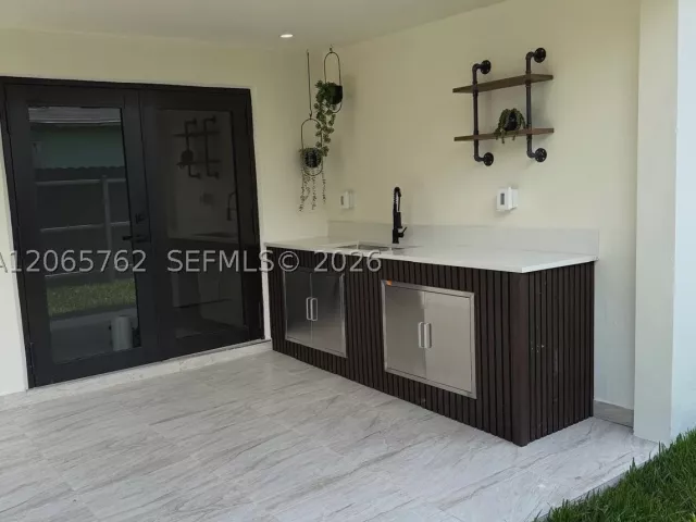 Продажа дома по адресу 1055 NW 143rd St - фото 9370860