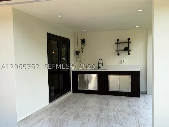 Продажа дома по адресу 1055 NW 143rd St - фото 9370861