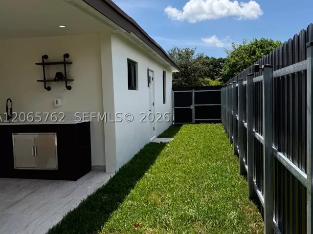 Продажа дома по адресу 1055 NW 143rd St - фото 9370862