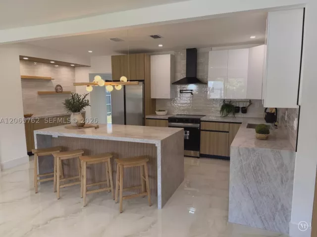 Продажа дома по адресу 1055 NW 143rd St - фото 9370821