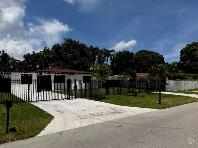 Продажа дома по адресу 1055 NW 143rd St - фото 9370869