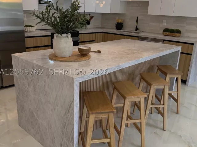 Продажа дома по адресу 1055 NW 143rd St - фото 9370823
