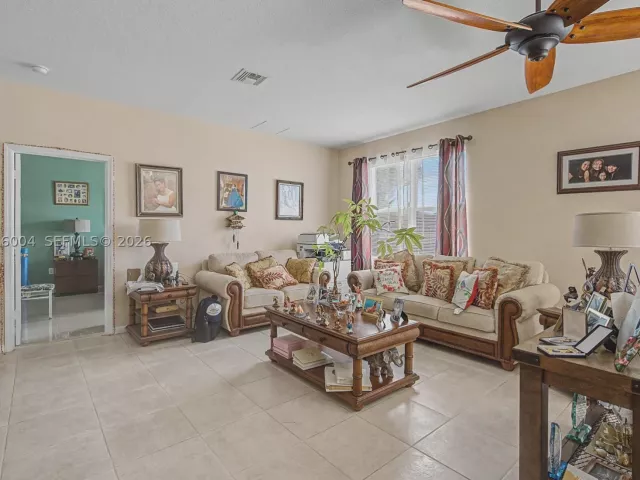 Продажа дома по адресу 527 SE 31st Ave - фото 9371007