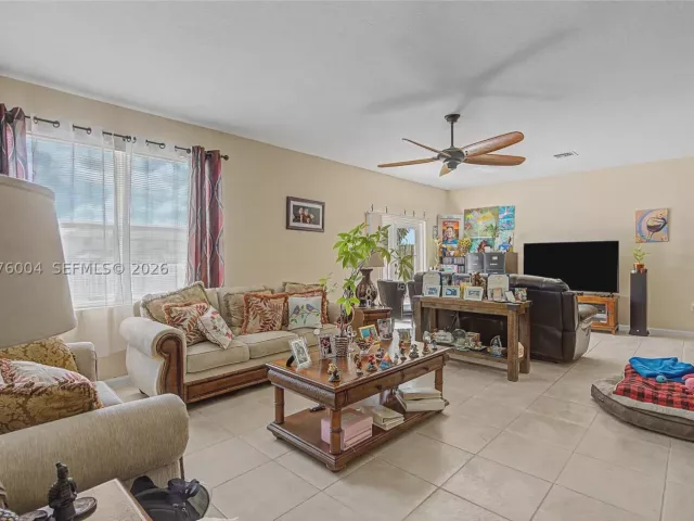 Продажа дома по адресу 527 SE 31st Ave - фото 9371008