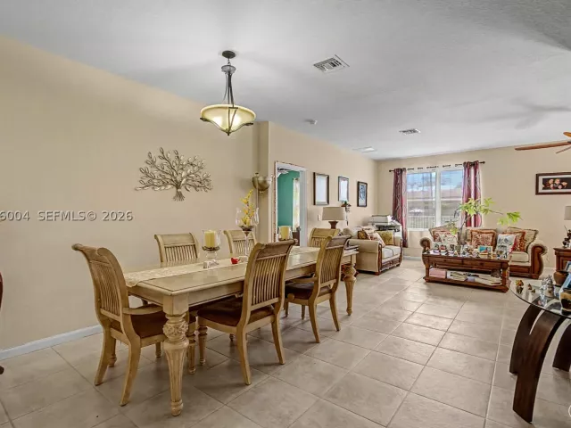 Продажа дома по адресу 527 SE 31st Ave - фото 9371019
