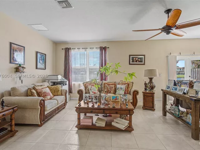 Продажа дома по адресу 527 SE 31st Ave - фото 9371021