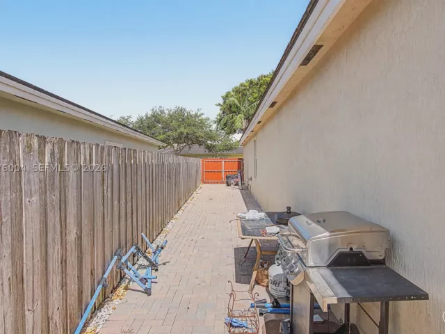 Продажа дома по адресу 527 SE 31st Ave - фото 9371022