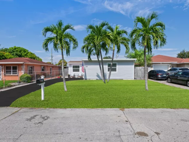 Продажа дома по адресу 238 SW 10TH Avenue - фото 9376595