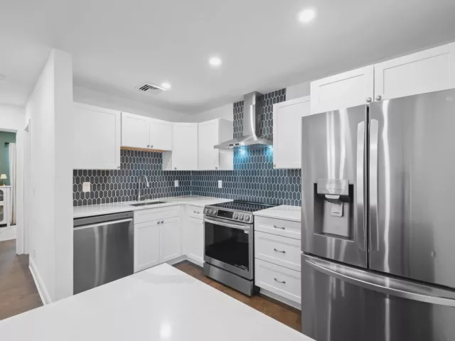 Продажа дома по адресу 238 SW 10TH Avenue - фото 9376578