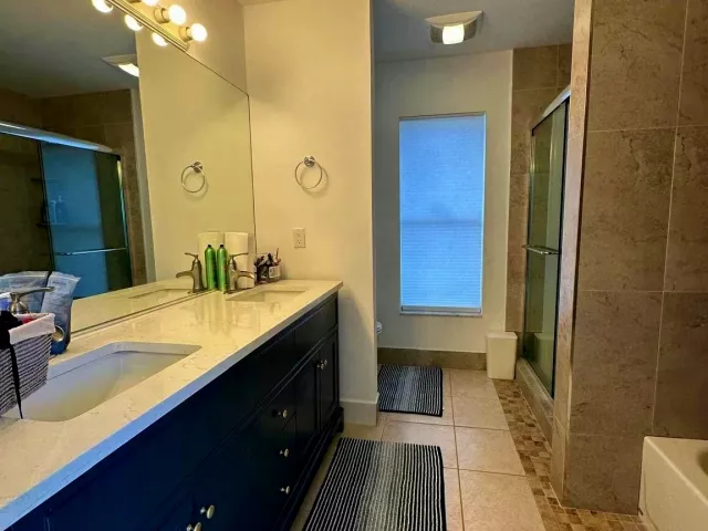Продажа дома по адресу 22449 MIDDLETOWN Drive - фото 9372337