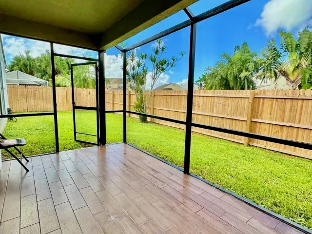 Продажа дома по адресу 22449 MIDDLETOWN Drive - фото 9372342