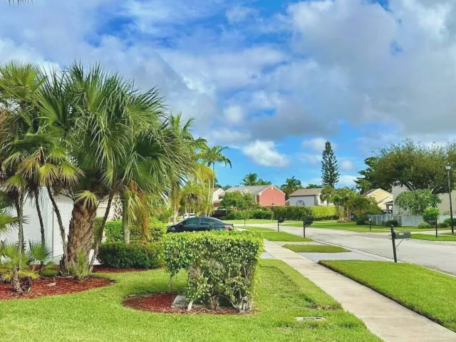 Продажа дома по адресу 22449 MIDDLETOWN Drive - фото 9372346