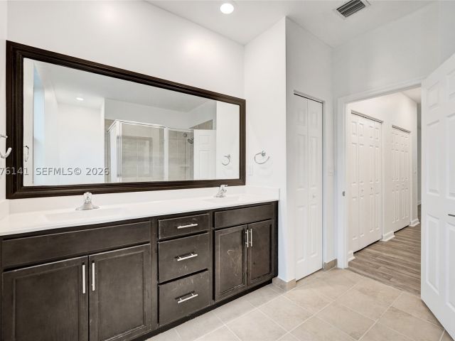 Продажа дома по адресу 2805 SW 17 Avenue 0 - фото 9372646