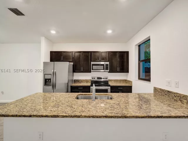 Продажа дома по адресу 2805 SW 17 Avenue 0 - фото 9372611