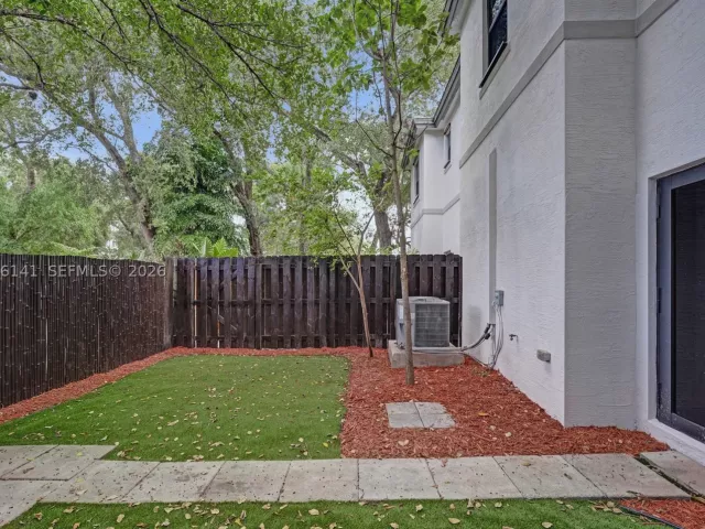Продажа дома по адресу 2805 SW 17 Avenue 0 - фото 9372621