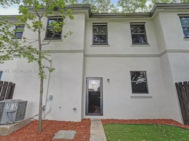 Продажа дома по адресу 2805 SW 17 Avenue 0 - фото 9372622