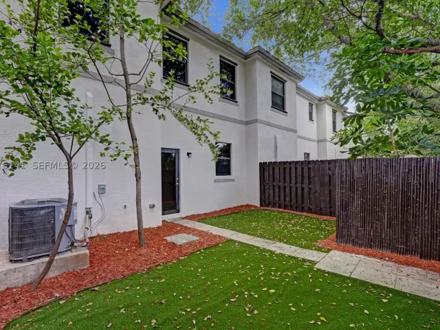 Продажа дома по адресу 2805 SW 17 Avenue 0 - фото 9372623