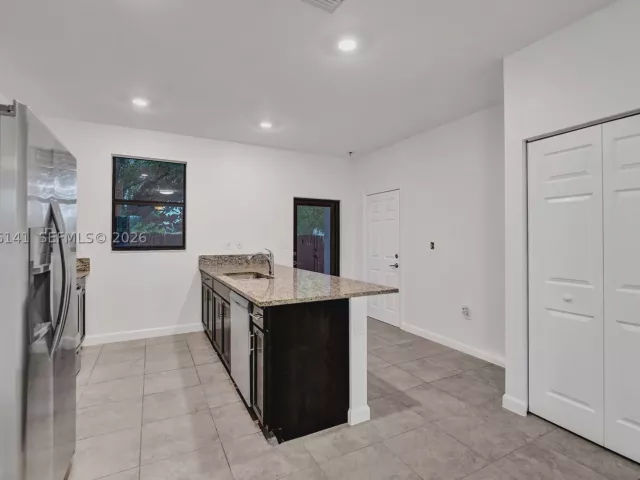 Продажа дома по адресу 2805 SW 17 Avenue 0 - фото 9372605