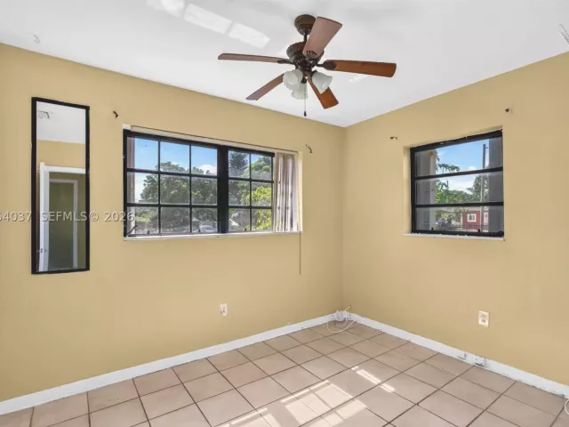 Продажа дома по адресу 17950 NW 6th court - фото 9372584