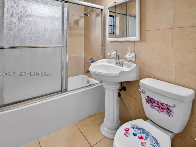 Продажа дома по адресу 17950 NW 6th court - фото 9372589