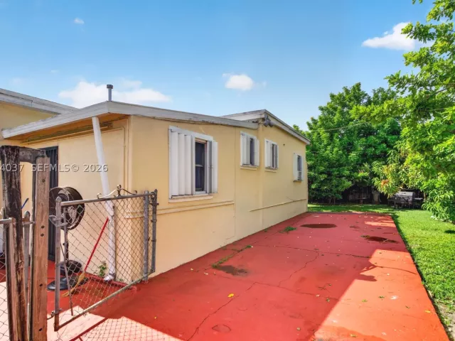 Продажа дома по адресу 17950 NW 6th court - фото 9372591