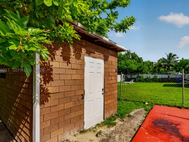 Продажа дома по адресу 17950 NW 6th court - фото 9372596