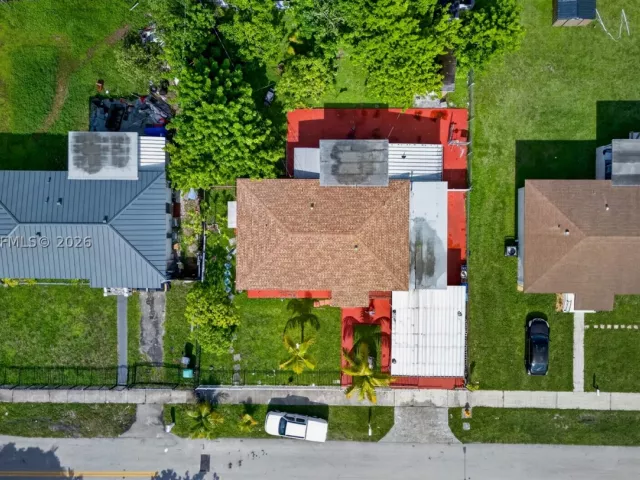 Продажа дома по адресу 17950 NW 6th court - фото 9372597