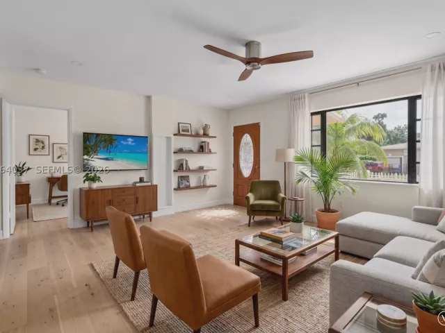 Продажа дома по адресу 17950 NW 6th court - фото 9372572