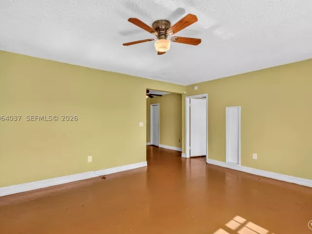Продажа дома по адресу 17950 NW 6th court - фото 9372575