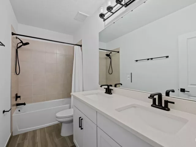 Продажа дома по адресу 1131 VERDE Court - фото 9375523