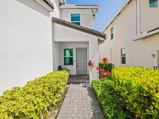 Продажа дома по адресу 1131 VERDE Court - фото 9375504