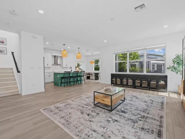 Продажа дома по адресу 1131 VERDE Court - фото 9375506