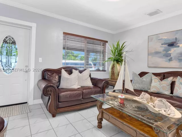 Продажа дома по адресу 3030 NW 90th St - фото 9373109