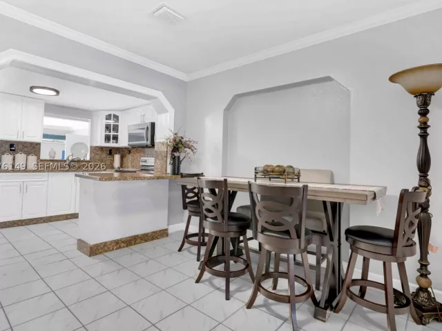 Продажа дома по адресу 3030 NW 90th St - фото 9373111
