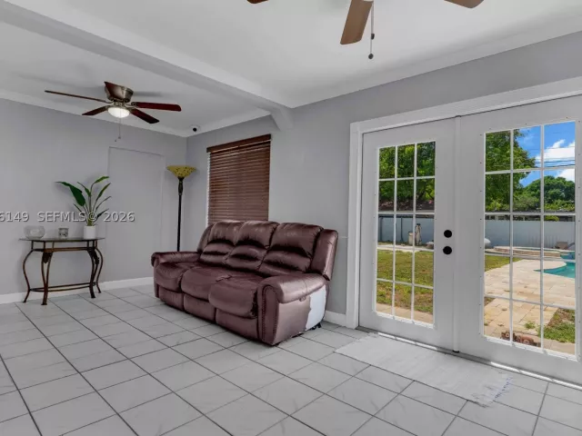 Продажа дома по адресу 3030 NW 90th St - фото 9373112