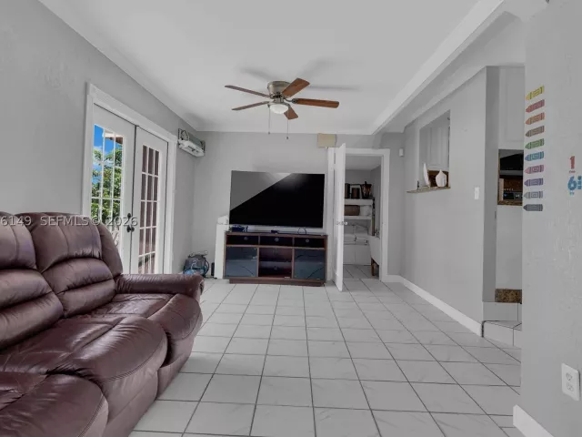 Продажа дома по адресу 3030 NW 90th St - фото 9373114