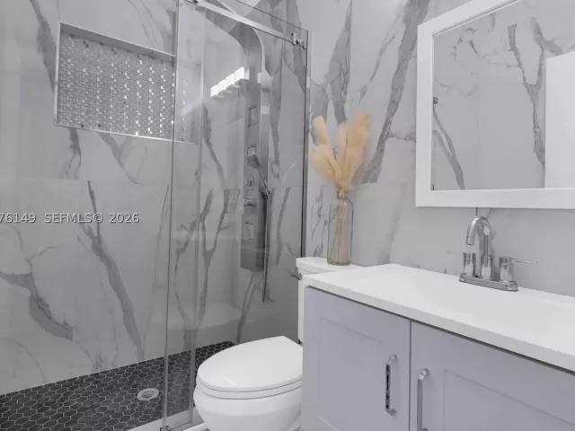 Продажа дома по адресу 3030 NW 90th St - фото 9373119