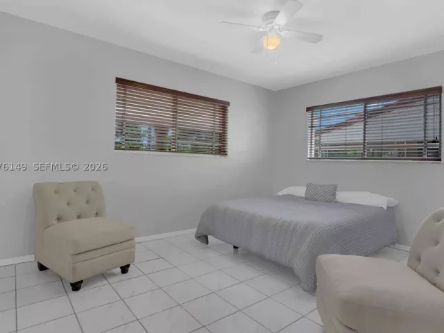 Продажа дома по адресу 3030 NW 90th St - фото 9373122
