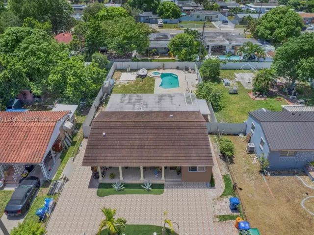 Продажа дома по адресу 3030 NW 90th St - фото 9373101