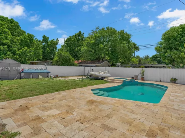 Продажа дома по адресу 3030 NW 90th St - фото 9373131