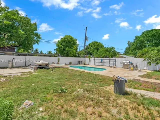 Продажа дома по адресу 3030 NW 90th St - фото 9373132