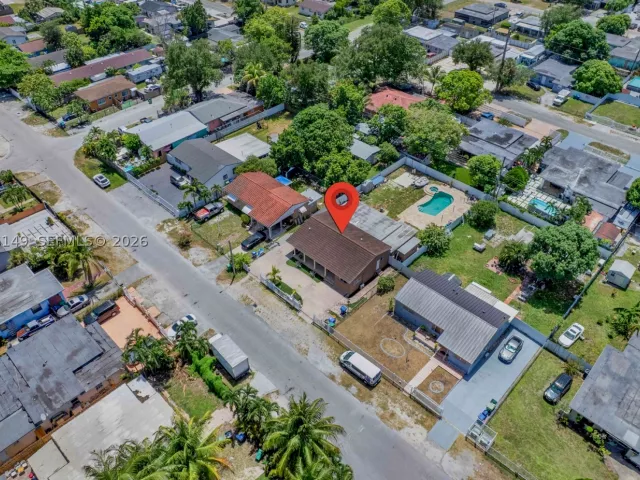 Продажа дома по адресу 3030 NW 90th St - фото 9373134