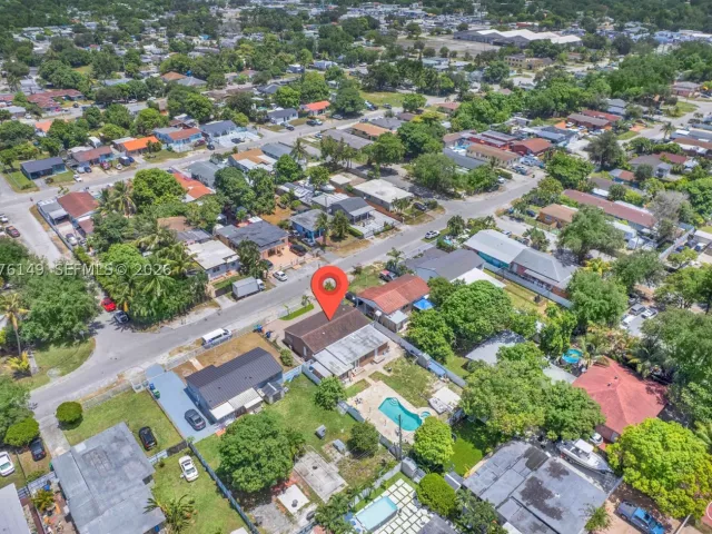Продажа дома по адресу 3030 NW 90th St - фото 9373138