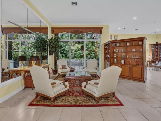 Продажа дома по адресу 6295 NW 43RD Terrace - фото 9379583