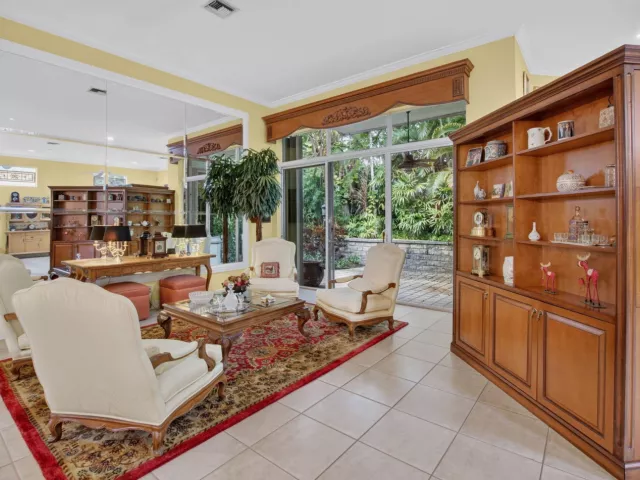 Продажа дома по адресу 6295 NW 43RD Terrace - фото 9379584